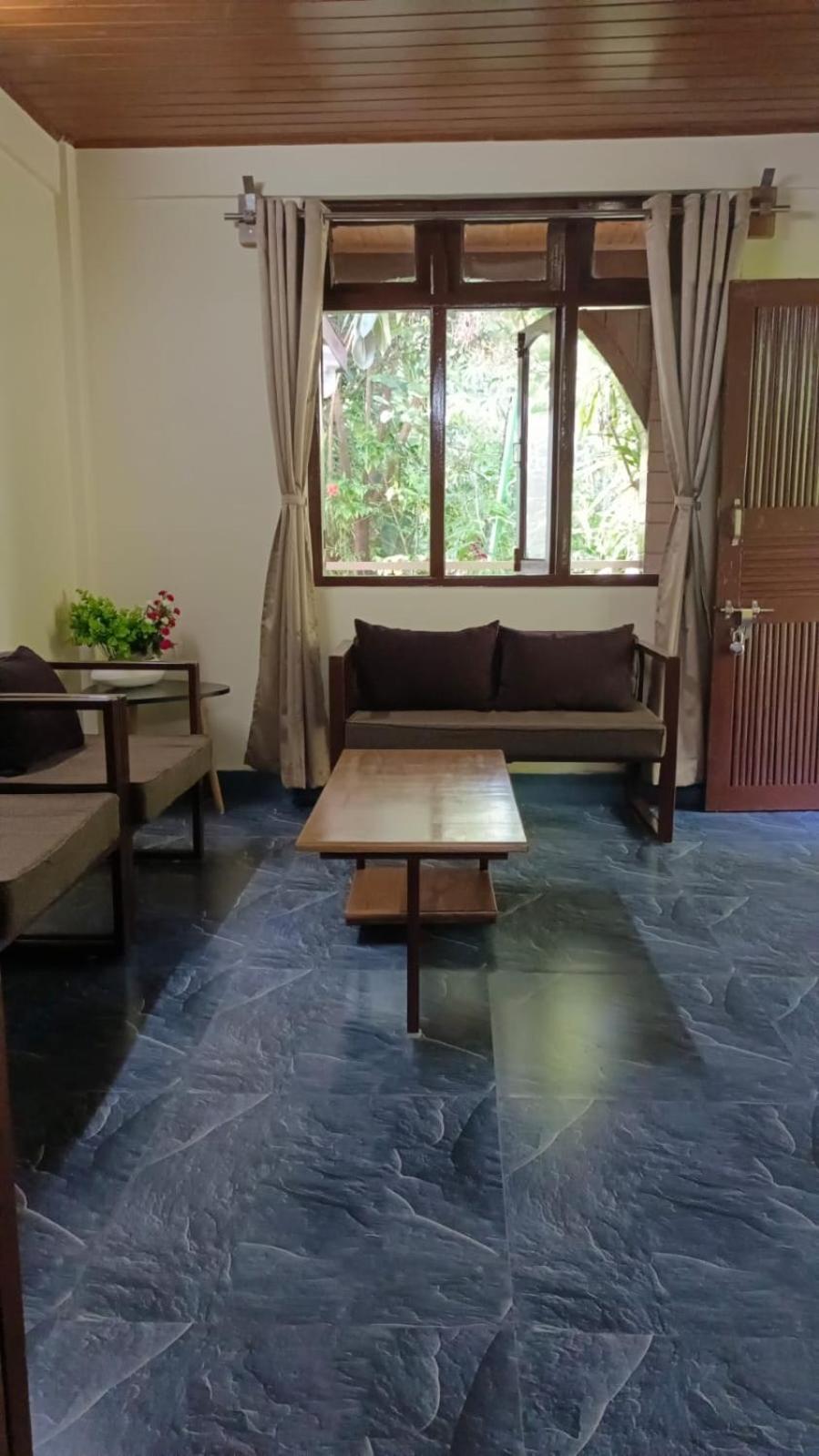 Aam'S Courtyard Hotel Kalimpong Bagian luar foto
