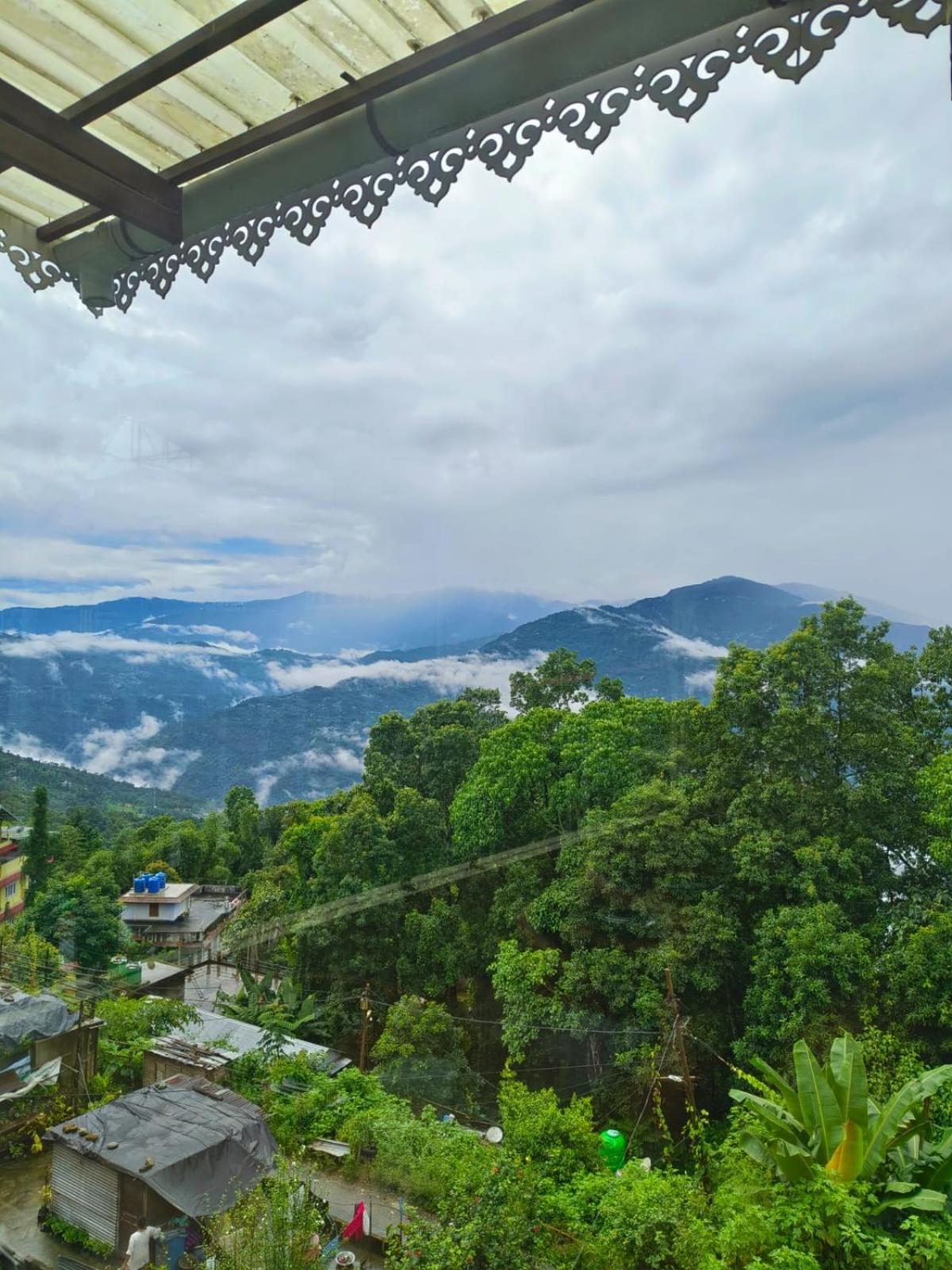 Aam'S Courtyard Hotel Kalimpong Bagian luar foto